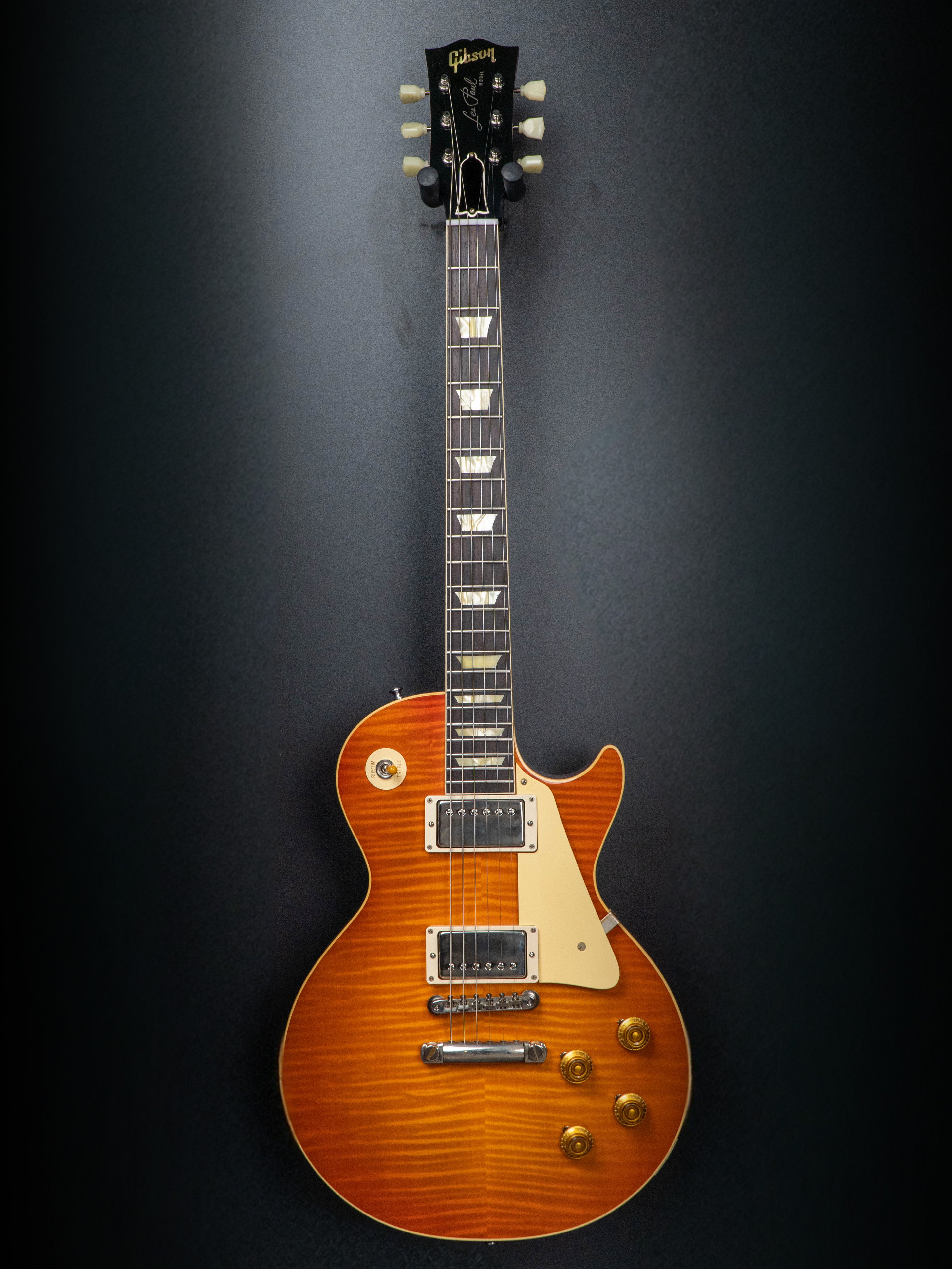 GIBSON MALAYSIA EXCLUSIVE MADE TO MEASURE 1959 LES PAUL STANDARD REISSUE VOS ELECTRIC GUITAR - WESTERN DESERT - NH (HANDPICKED TOP)
