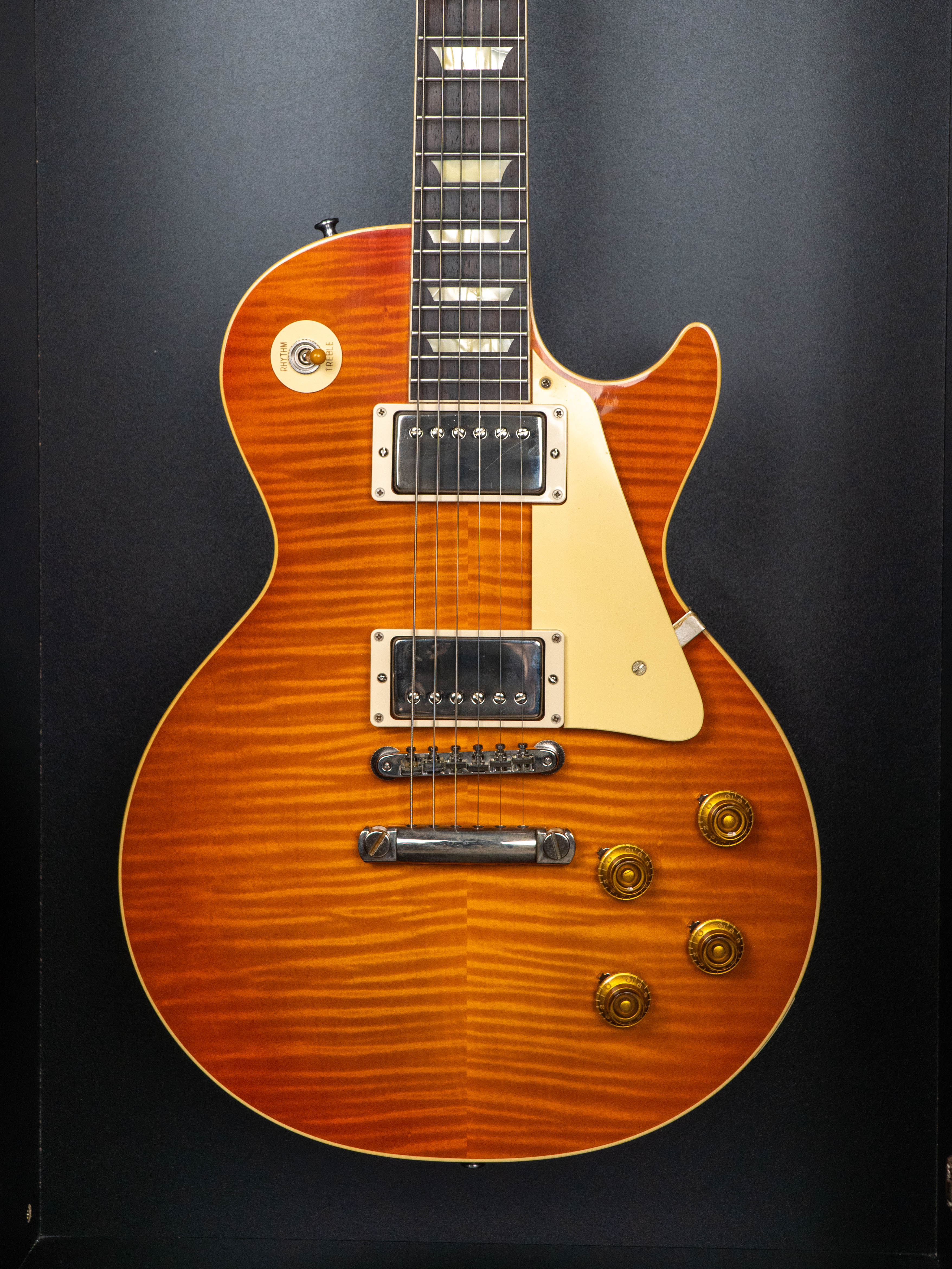 GIBSON MALAYSIA EXCLUSIVE MADE TO MEASURE 1959 LES PAUL STANDARD REISSUE VOS ELECTRIC GUITAR - WESTERN DESERT - NH (HANDPICKED TOP)